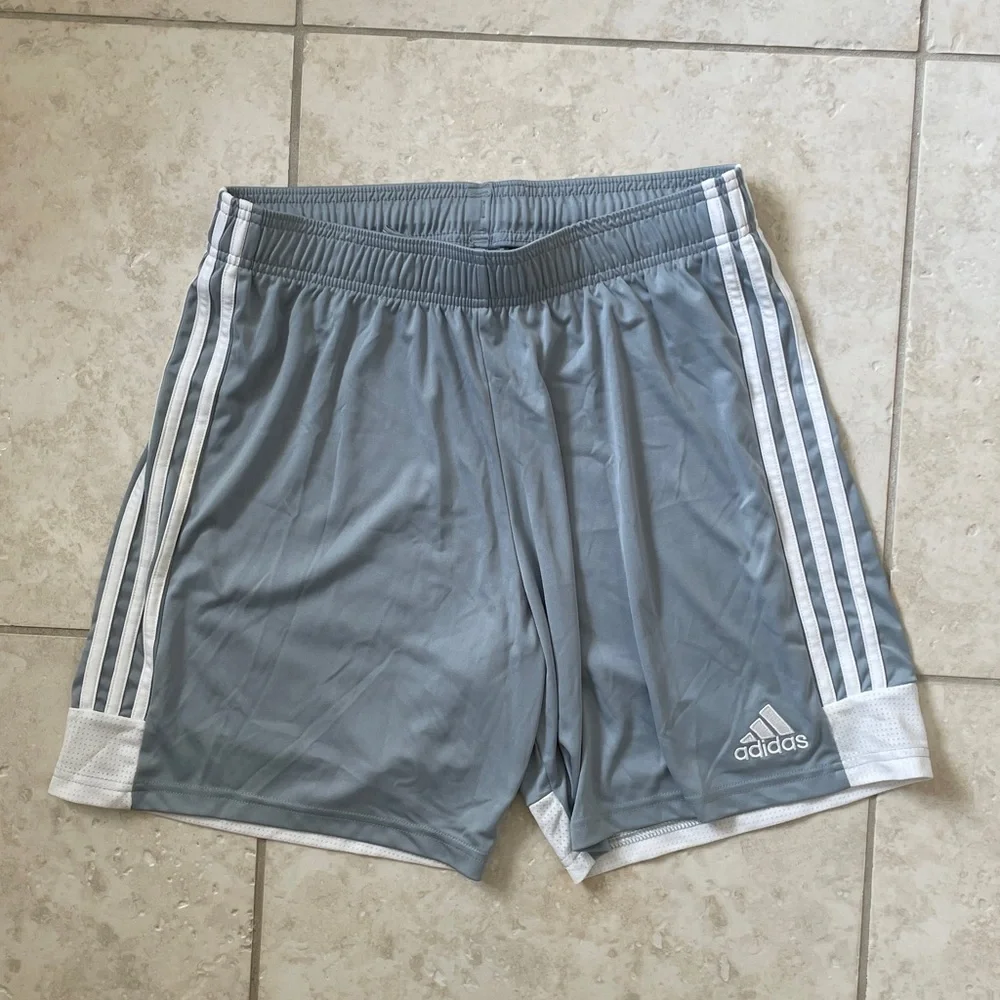 Men’s Adidas shorts - Picture 1 of 3